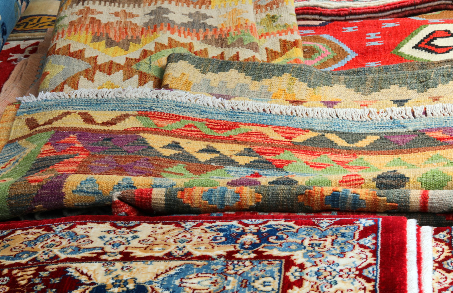 many carptes and kilim rugs